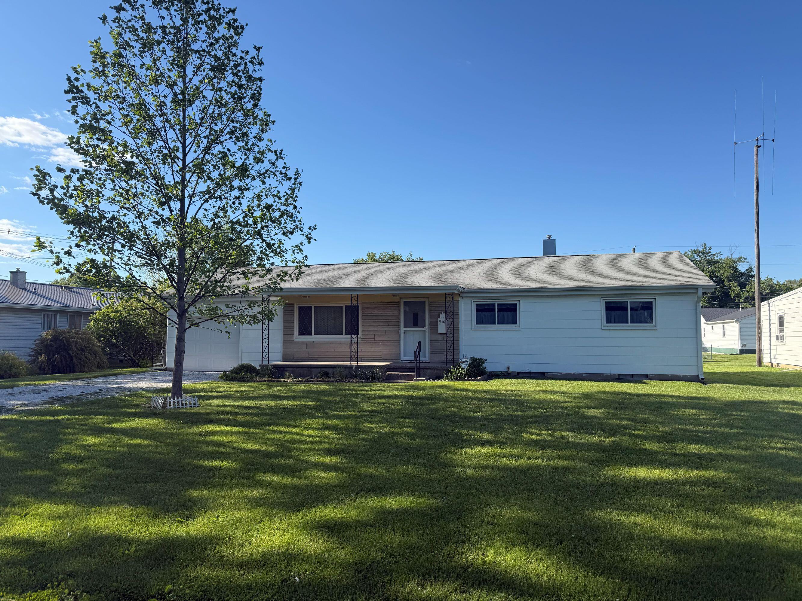 916 West Monnett Street Rensselaer, IN 47978 - Photo 1 of 36 2667x2000