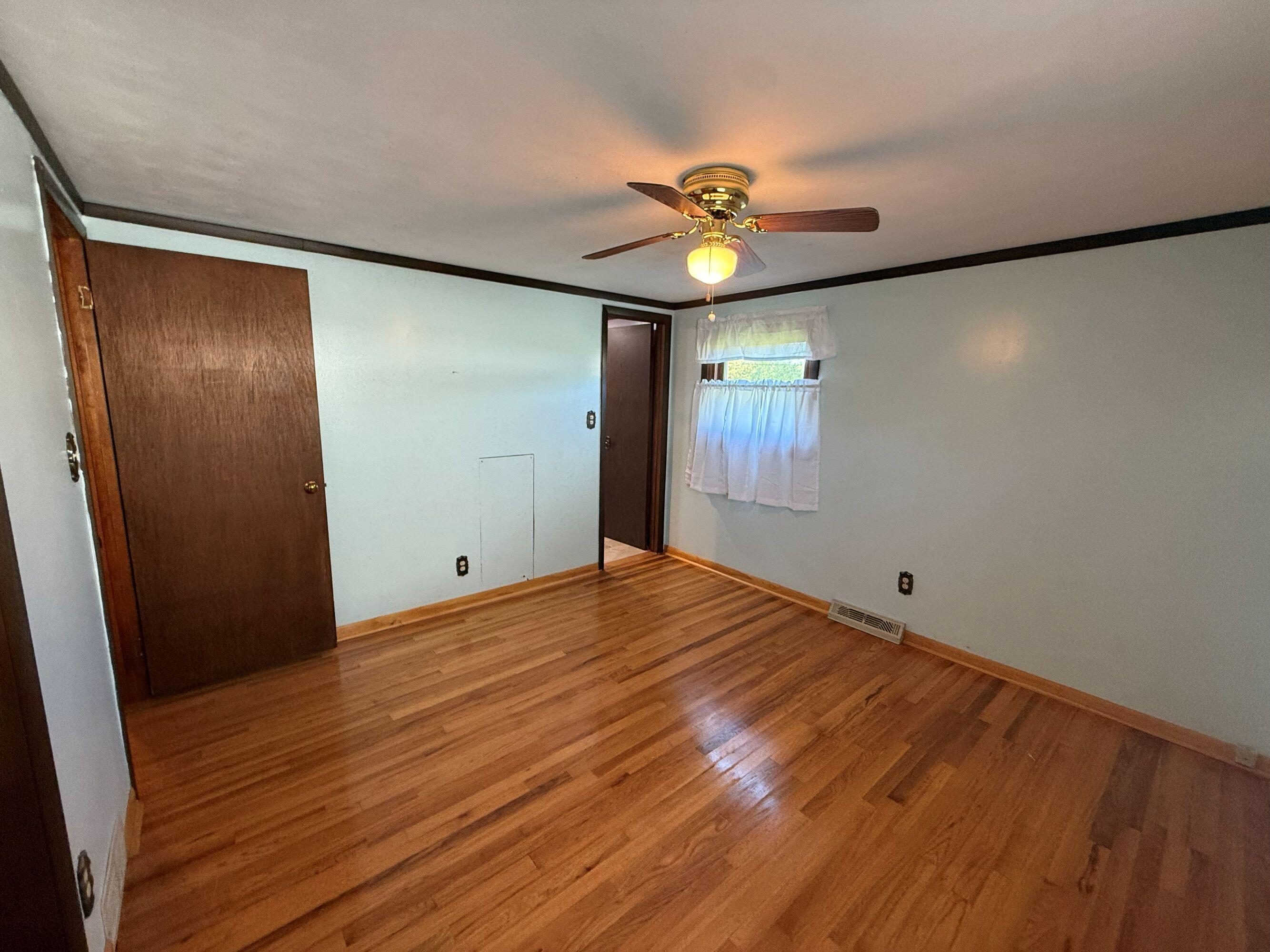 916 West Monnett Street Rensselaer, IN 47978 - Photo 22 of 36 2667x2000