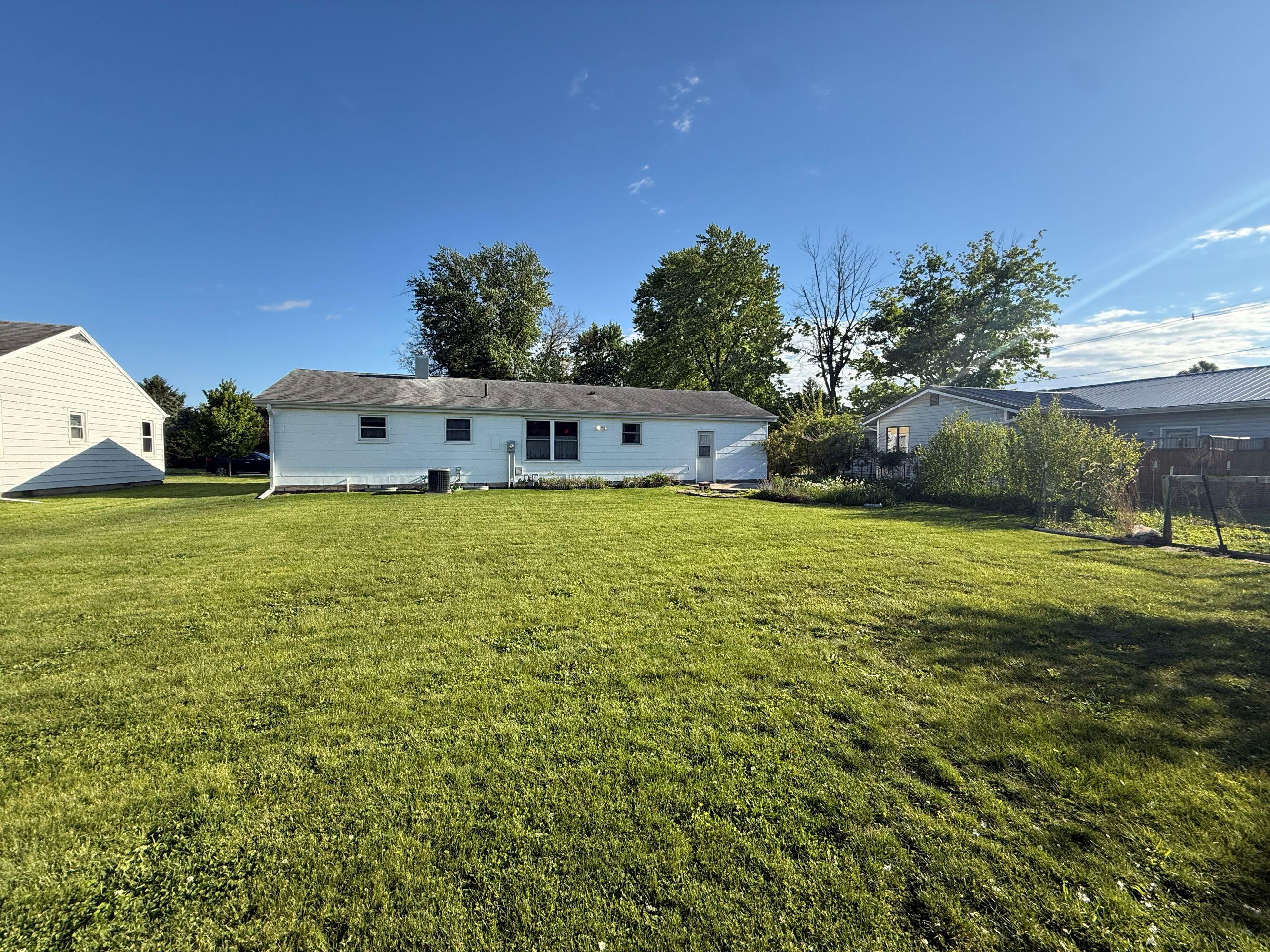 916 West Monnett Street Rensselaer, IN 47978 - Photo 35 of 36 2667x2000