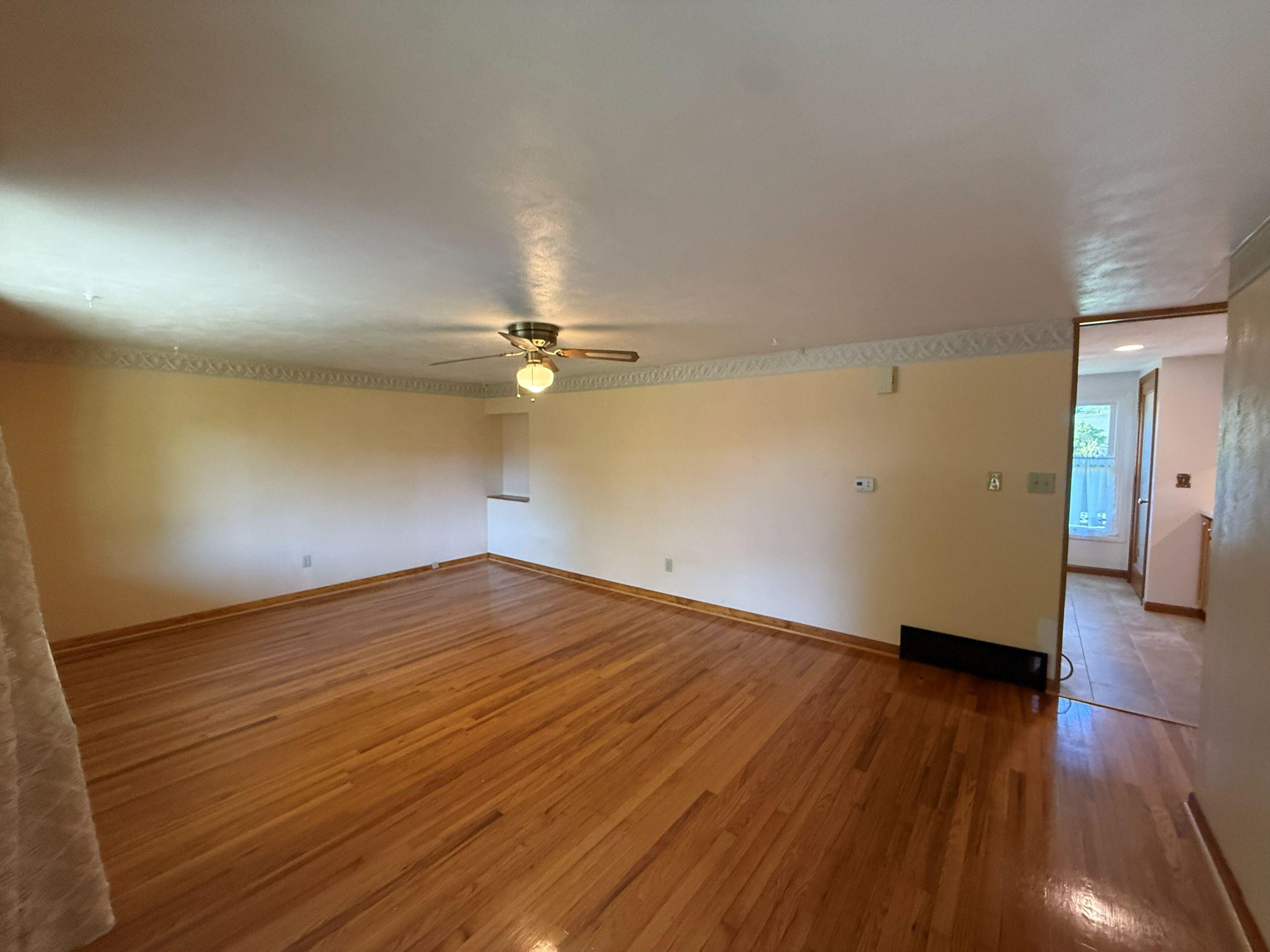 916 West Monnett Street Rensselaer, IN 47978 - Photo 5 of 36 2667x2000