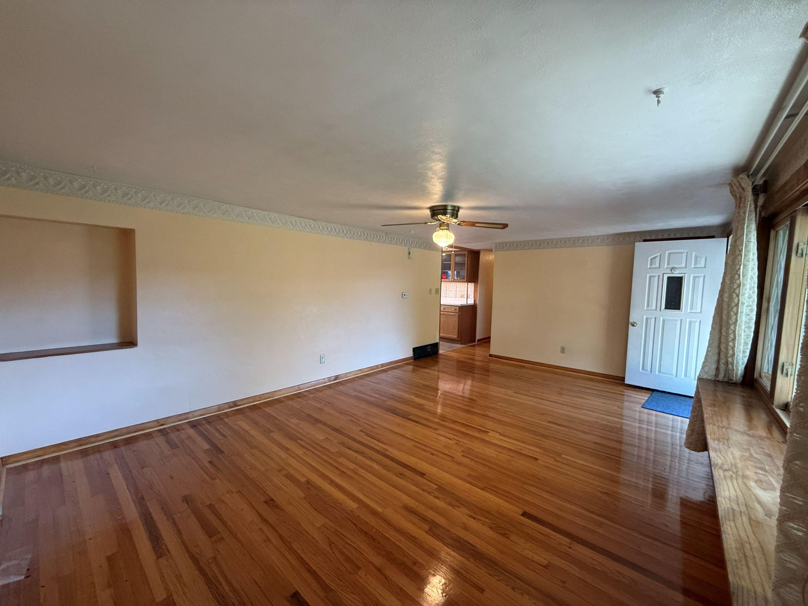 916 West Monnett Street Rensselaer, IN 47978 - Photo 7 of 36 2667x2000