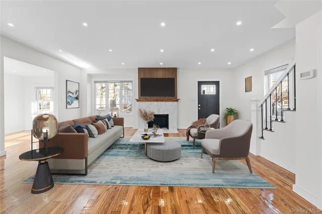 $1,149,000 | 190-10 114th Drive | St. Albans