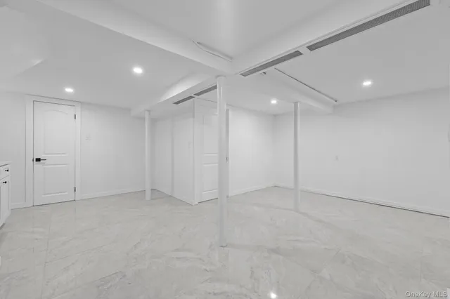 $1,149,000 | 190-10 114th Drive | St. Albans