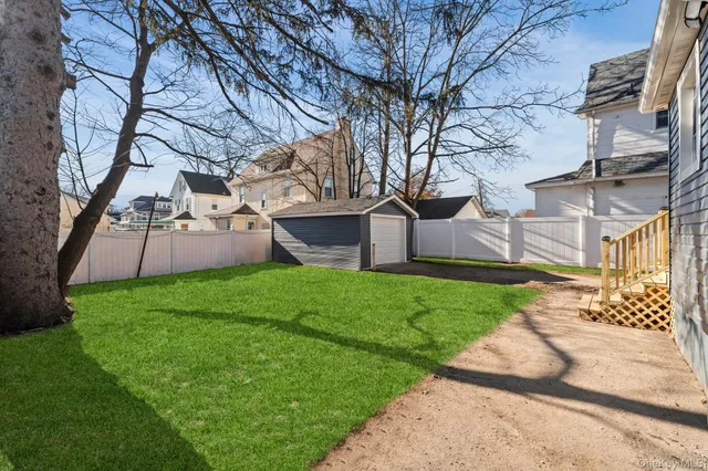 $1,149,000 | 190-10 114th Drive | St. Albans