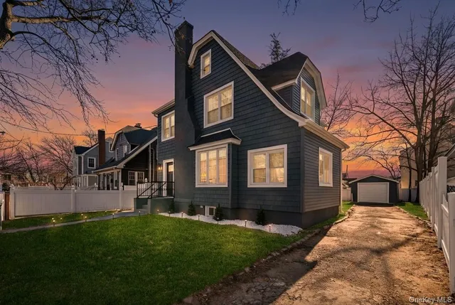 $1,149,000 | 190-10 114th Drive | St. Albans