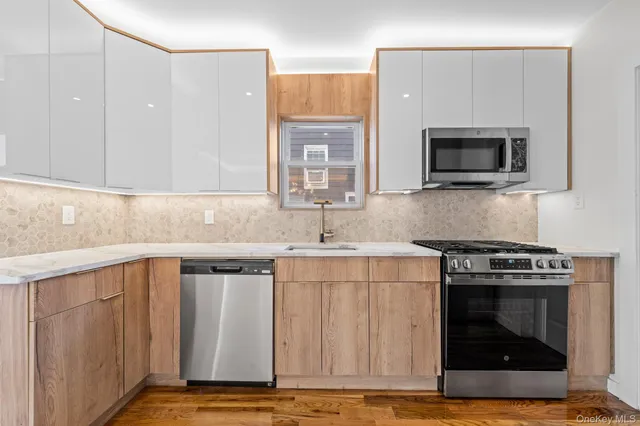 $1,149,000 | 190-10 114th Drive | St. Albans