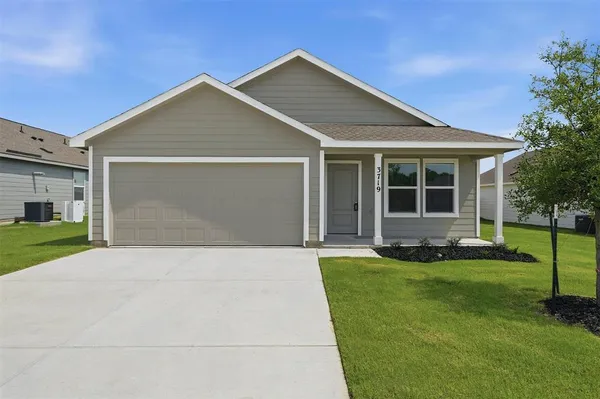 $1,800 | 3719 Longleaf Drive, Sherman, TX 75092