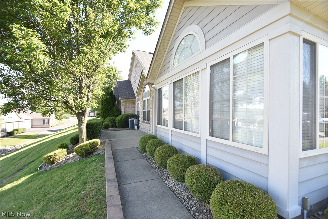 9151 Springfield Road, Unit 1803 Youngstown, OH 44514 - Photo 3 of 27
