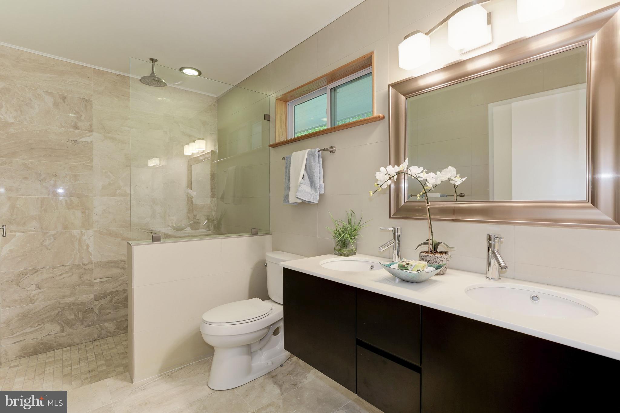 8613 Seven Locks Road Bethesda, MD 20817 - Photo 22 of 30 Bath