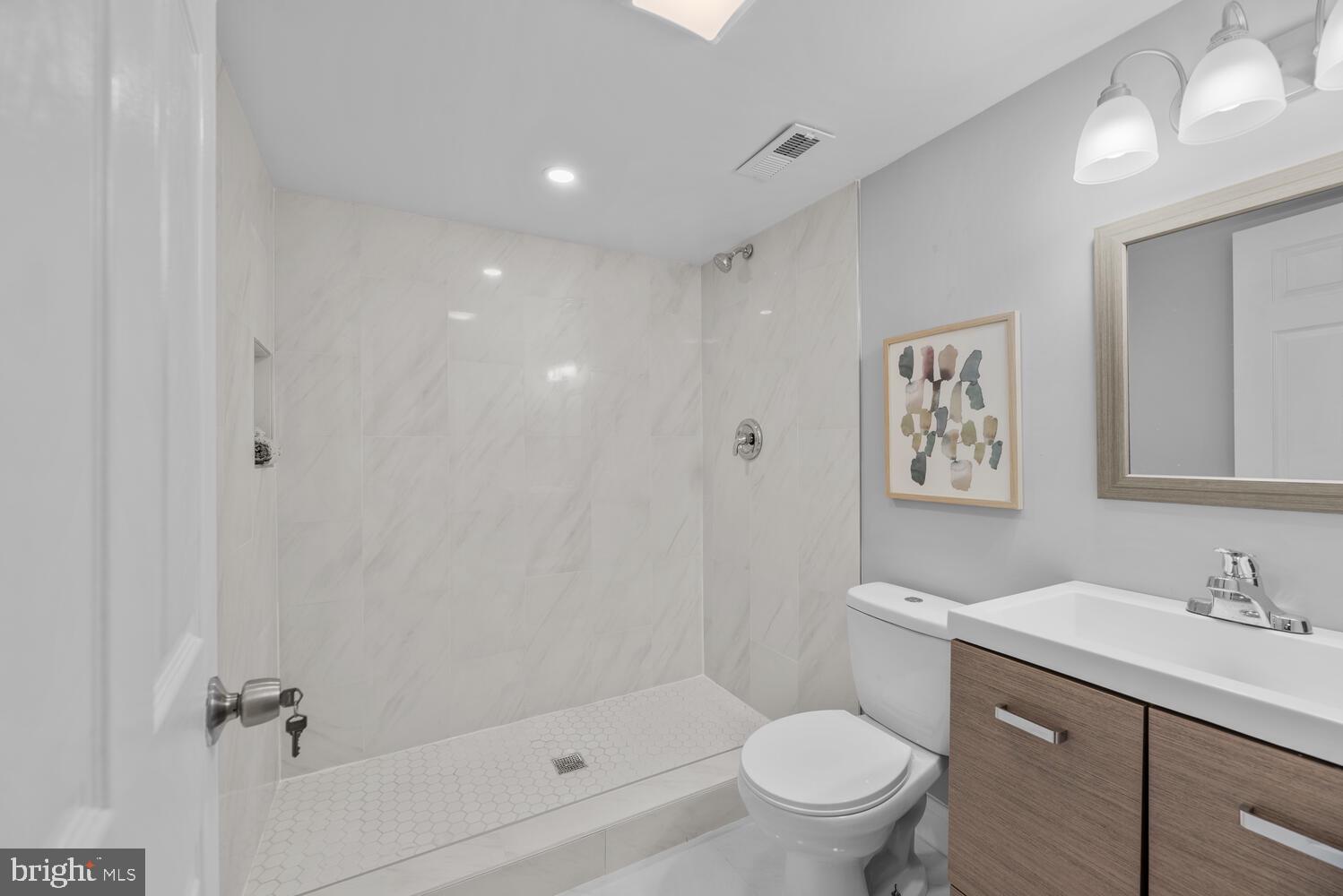 110 Harvard Road Hagerstown, MD 21742 - Photo 36 of 47 Downstairs/Bathroom 2