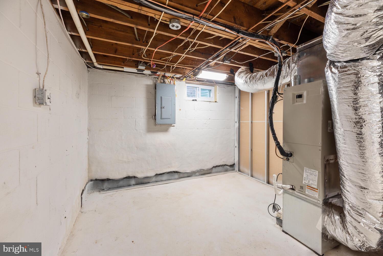 110 Harvard Road Hagerstown, MD 21742 - Photo 42 of 47 Utility Room/Laundry
