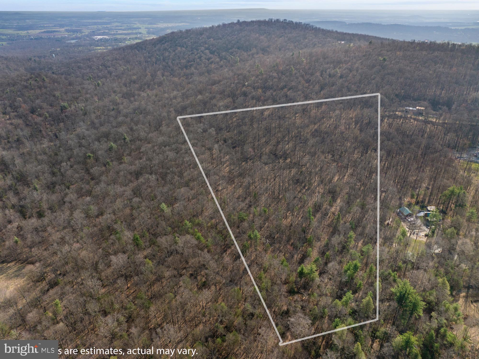 215 Dug Lane Fairfield, PA 17320 - Photo 2 of 5 a bathroom with a shower