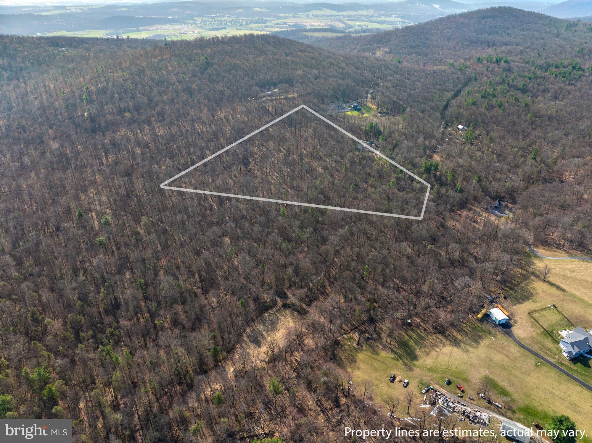 215 Dug Lane Fairfield, PA 17320 - Photo 3 of 5 a view of a dry yard