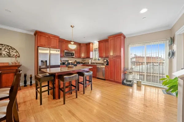 $3,095 | 3864 Wehrman Avenue, Unit 3864, Schiller Park, IL 60176