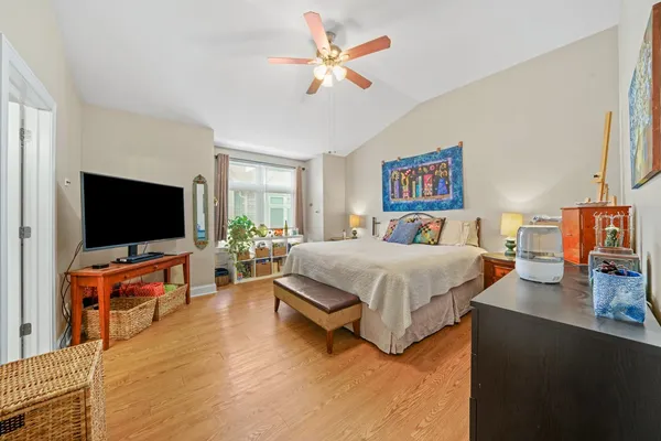 $3,095 | 3864 Wehrman Avenue, Unit 3864, Schiller Park, IL 60176