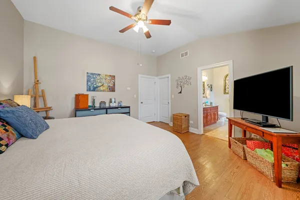 $3,095 | 3864 Wehrman Avenue, Unit 3864, Schiller Park, IL 60176