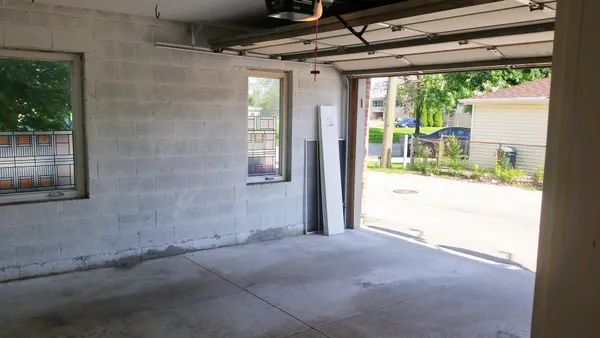 $3,095 | 3864 Wehrman Avenue, Unit 3864, Schiller Park, IL 60176