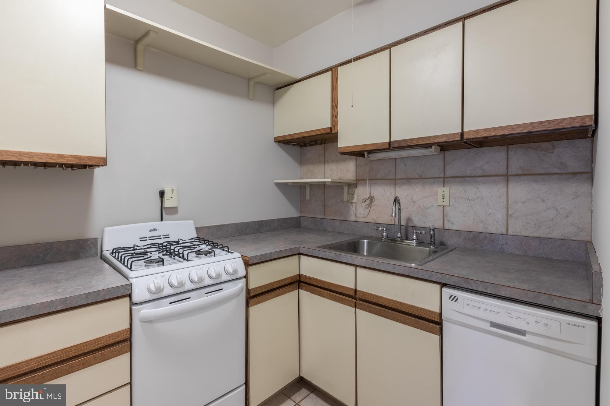 77 G Street Southwest, Unit 101 Washington, DC 20024 - Photo 28 of 44