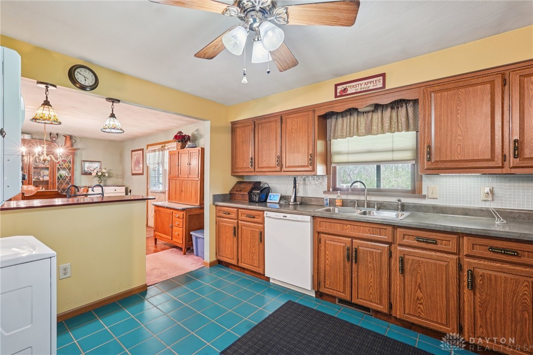 203 North Bickett Road Xenia, OH 45385 - Photo 9 of 68