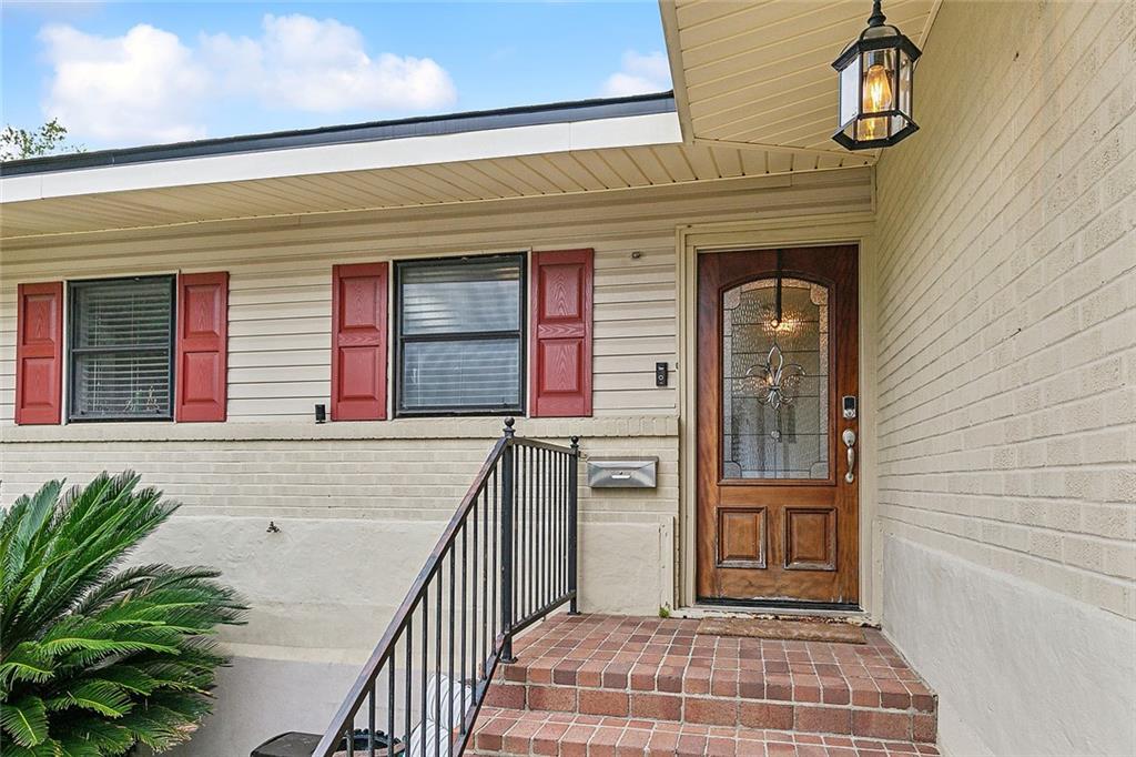 458 Pine Street Norco, LA 70079 - Photo 3 of 19