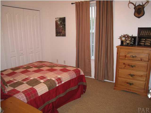 7570 Woodmont Road Navarre, FL 32566 - Photo 19 of 25 Bedroom 3