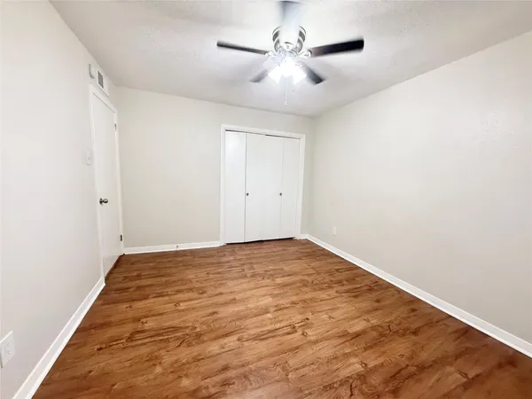 $775 | 201 South Kaysie Street, Unit 17, Angleton, TX 77515