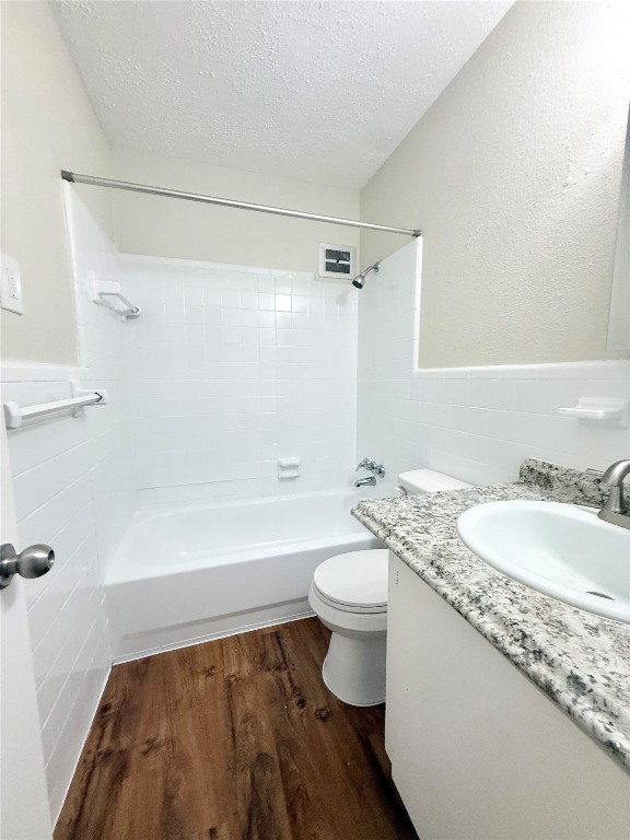 201 South Kaysie Street, Unit 17 Angleton, TX 77515 - Photo 14 of 18
