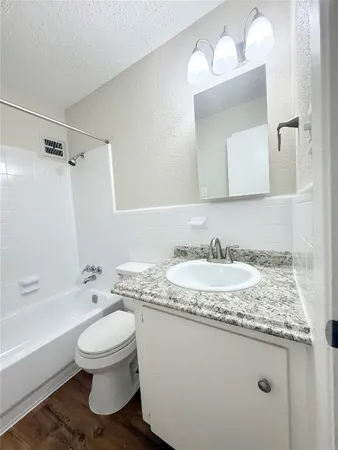 $775 | 201 South Kaysie Street, Unit 17, Angleton, TX 77515