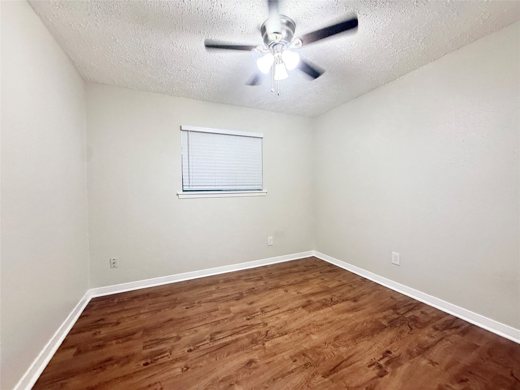 201 South Kaysie Street, Unit 17 Angleton, TX 77515 - Photo 17 of 18