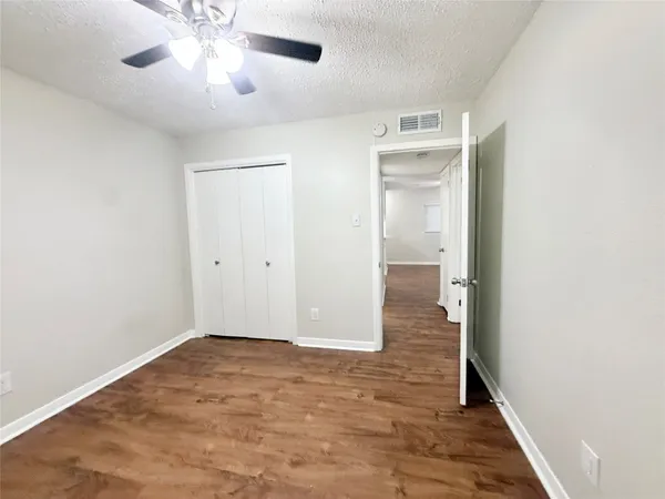 $775 | 201 South Kaysie Street, Unit 17, Angleton, TX 77515
