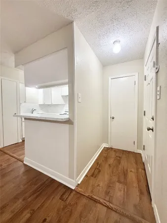 $775 | 201 South Kaysie Street, Unit 17, Angleton, TX 77515