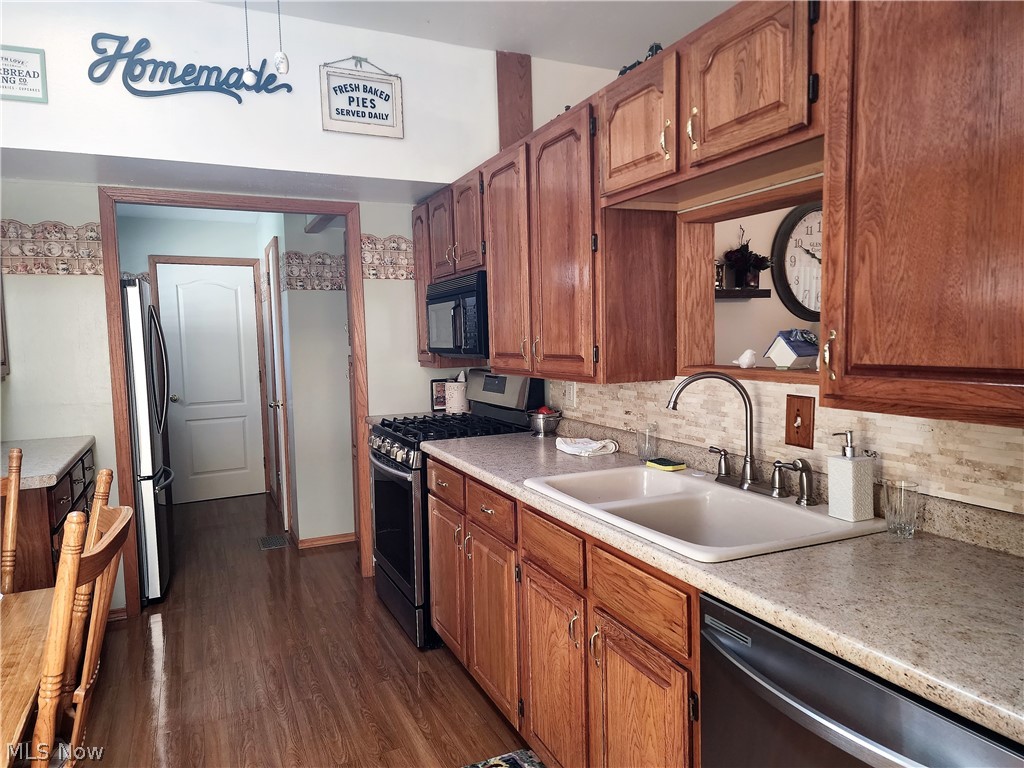 6375 Sherborn Road Parma Heights, OH 44130 - Photo 3 of 9