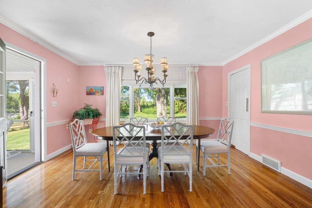 125 Oxbow Road Needham, MA 02492 - Photo 14 of 38