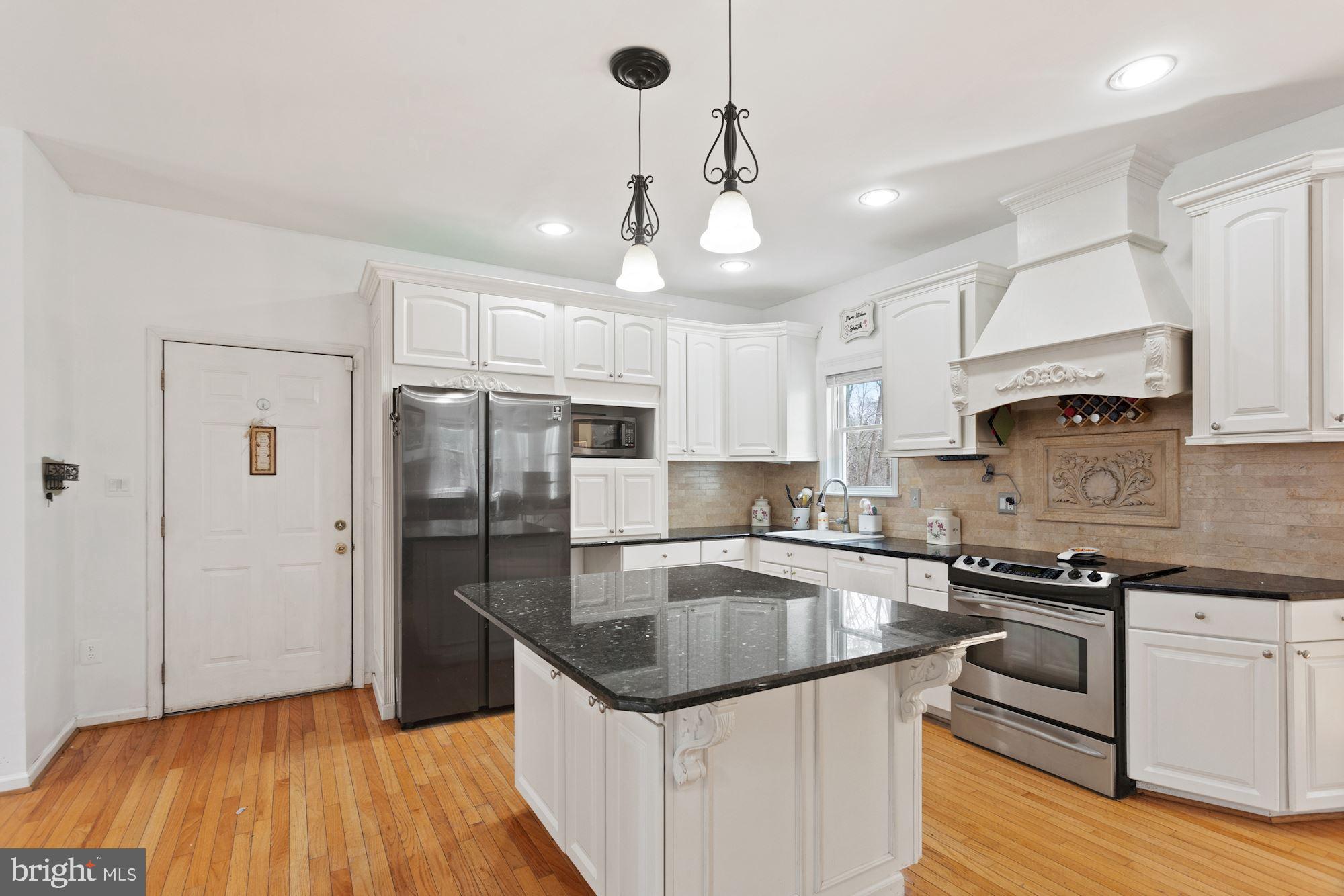 11725 Henderson Road Clifton, VA 20124 - Photo 11 of 38 Gallery Image 11