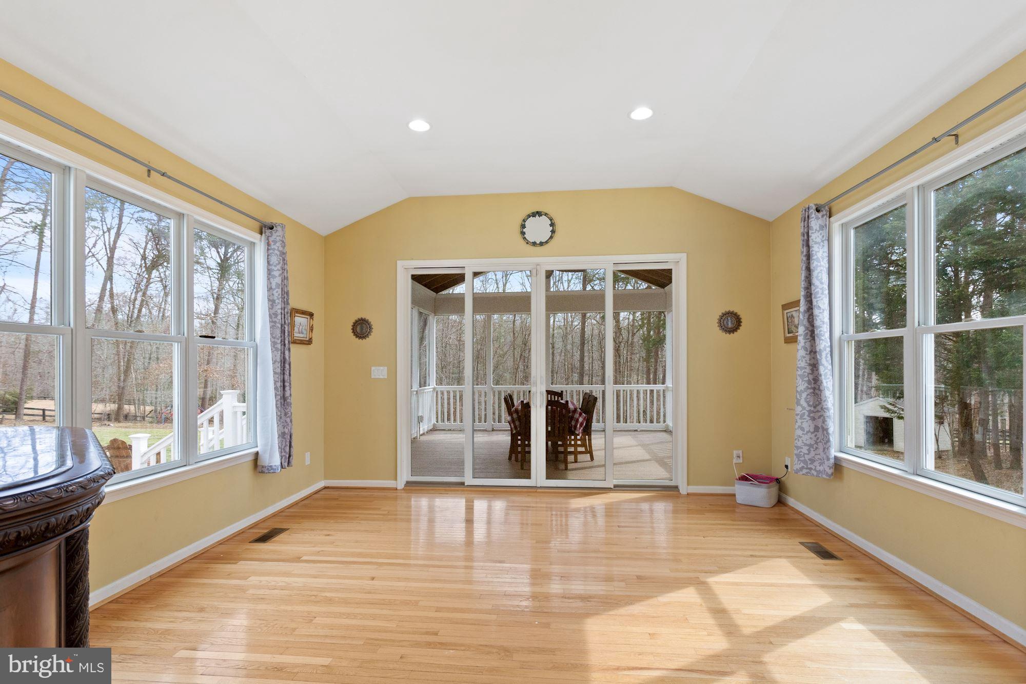 11725 Henderson Road Clifton, VA 20124 - Photo 14 of 38 Gallery Image 14