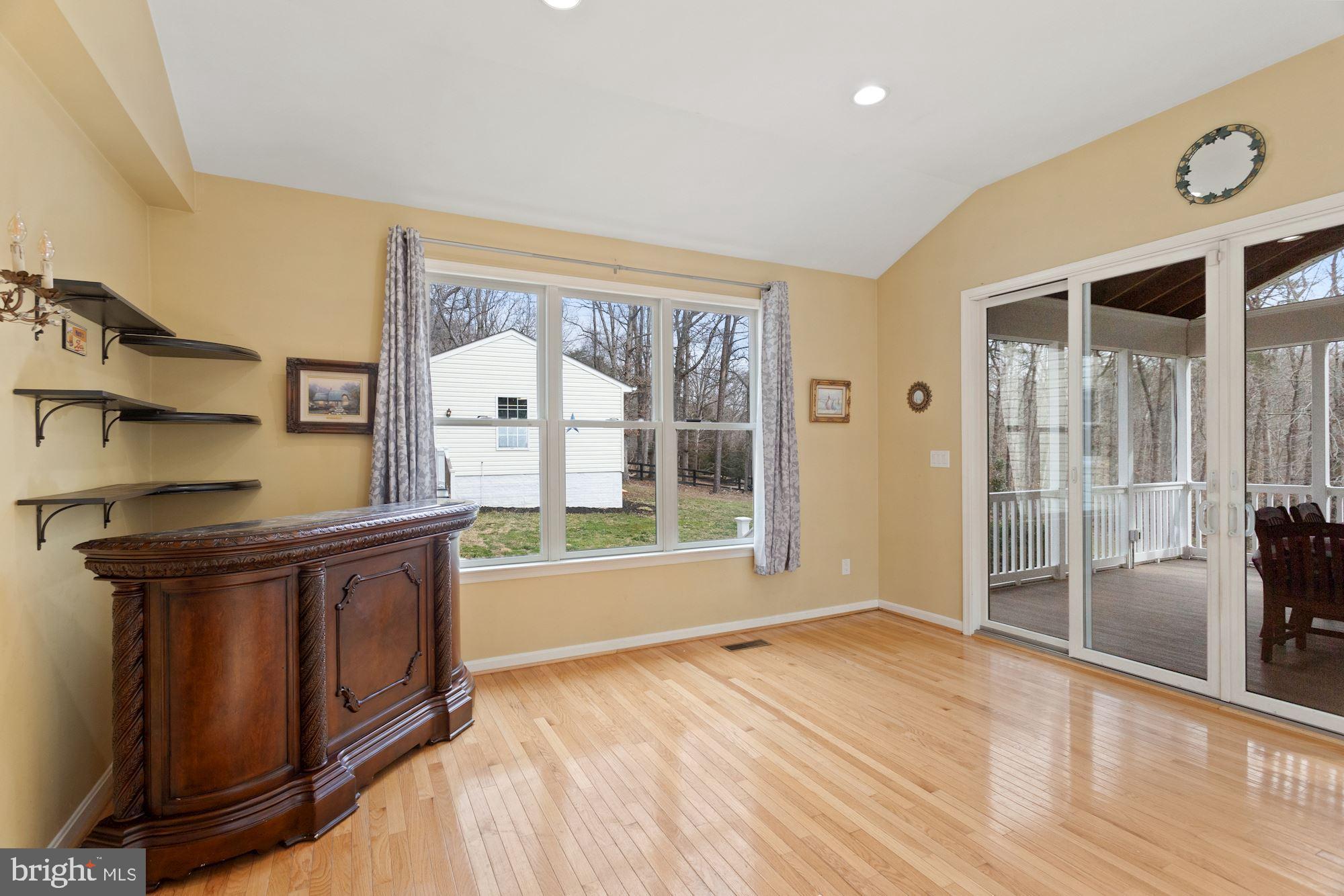 11725 Henderson Road Clifton, VA 20124 - Photo 15 of 38 Gallery Image 15