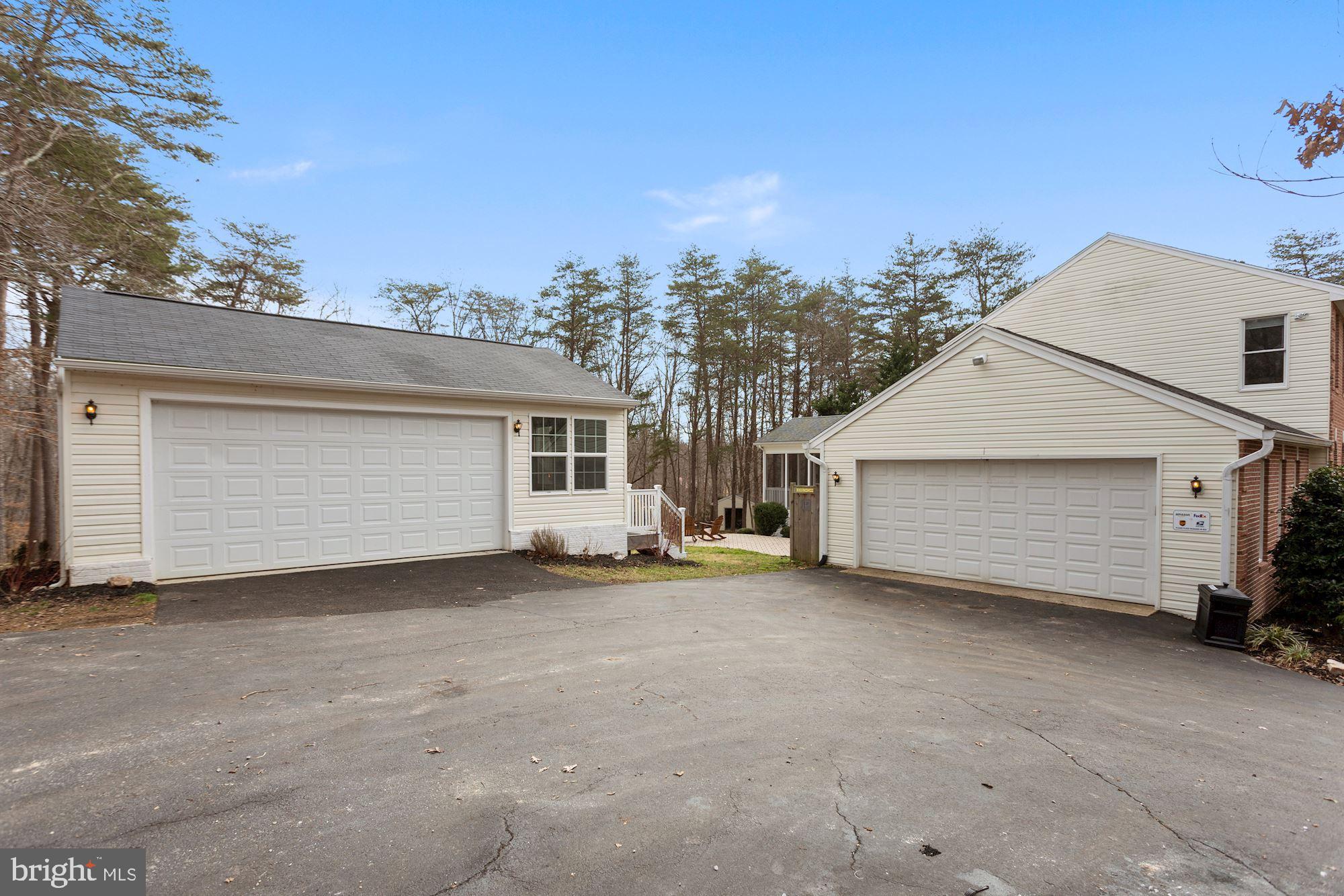11725 Henderson Road Clifton, VA 20124 - Photo 3 of 38 Gallery Image 3