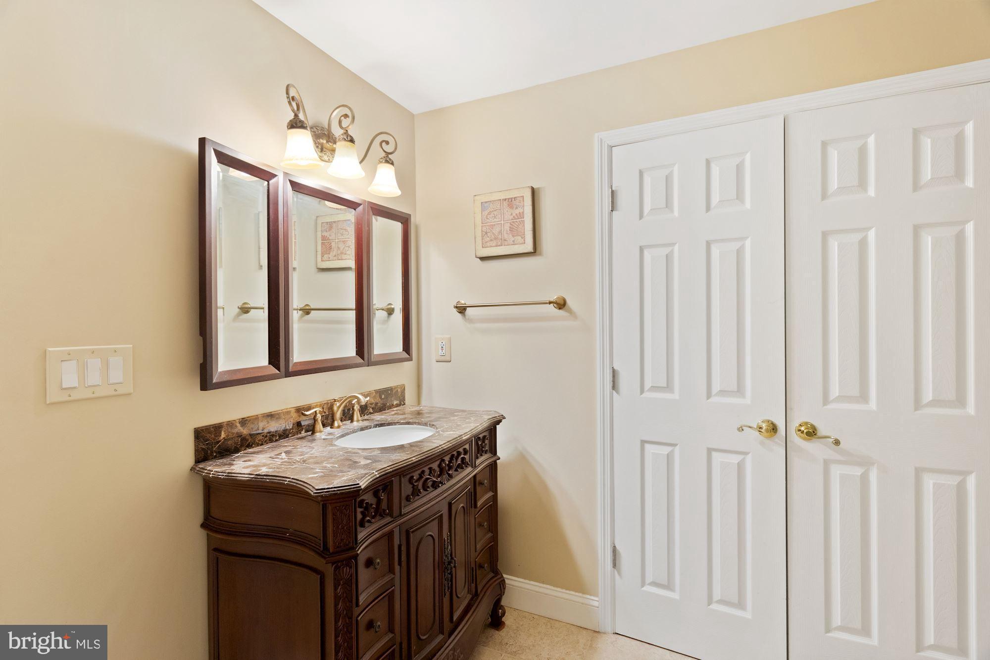 11725 Henderson Road Clifton, VA 20124 - Photo 33 of 38 Gallery Image 33