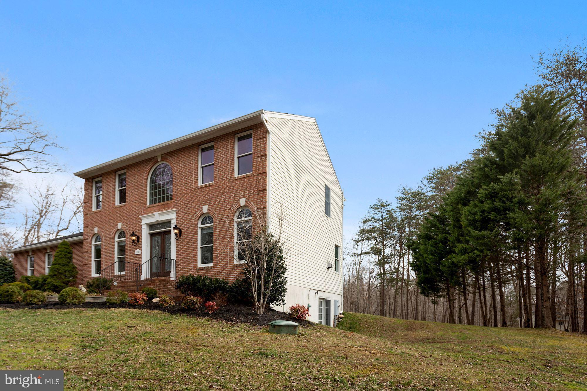 11725 Henderson Road Clifton, VA 20124 - Photo 4 of 38 Gallery Image 4