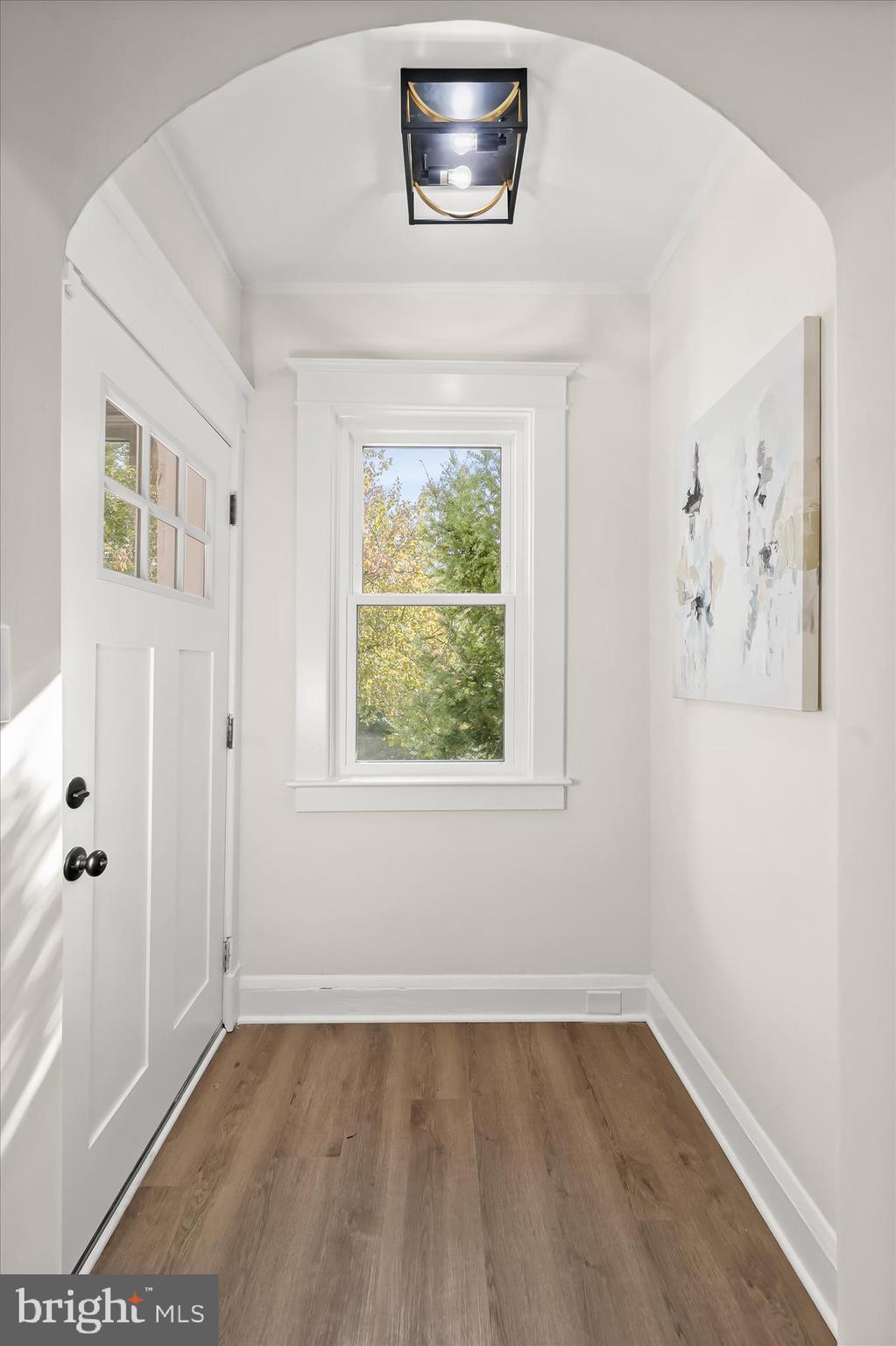 614 Stamford Road Baltimore, MD 21229 - Photo 5 of 41 05-Entry - Arched Doorway