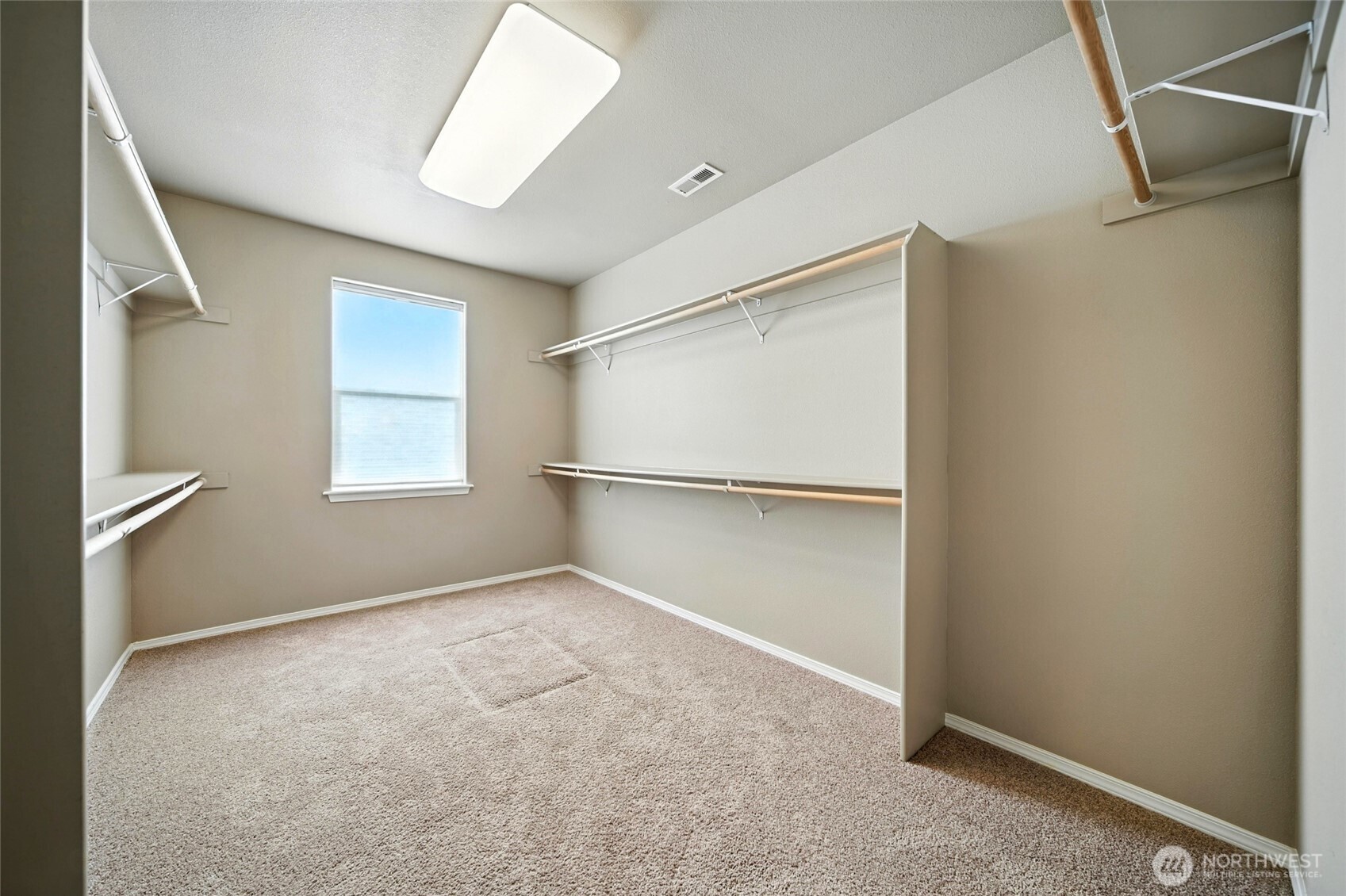 110 Shane Porter Road Walla Walla, WA 99362 - Photo 27 of 40 a view of an empty room with a window