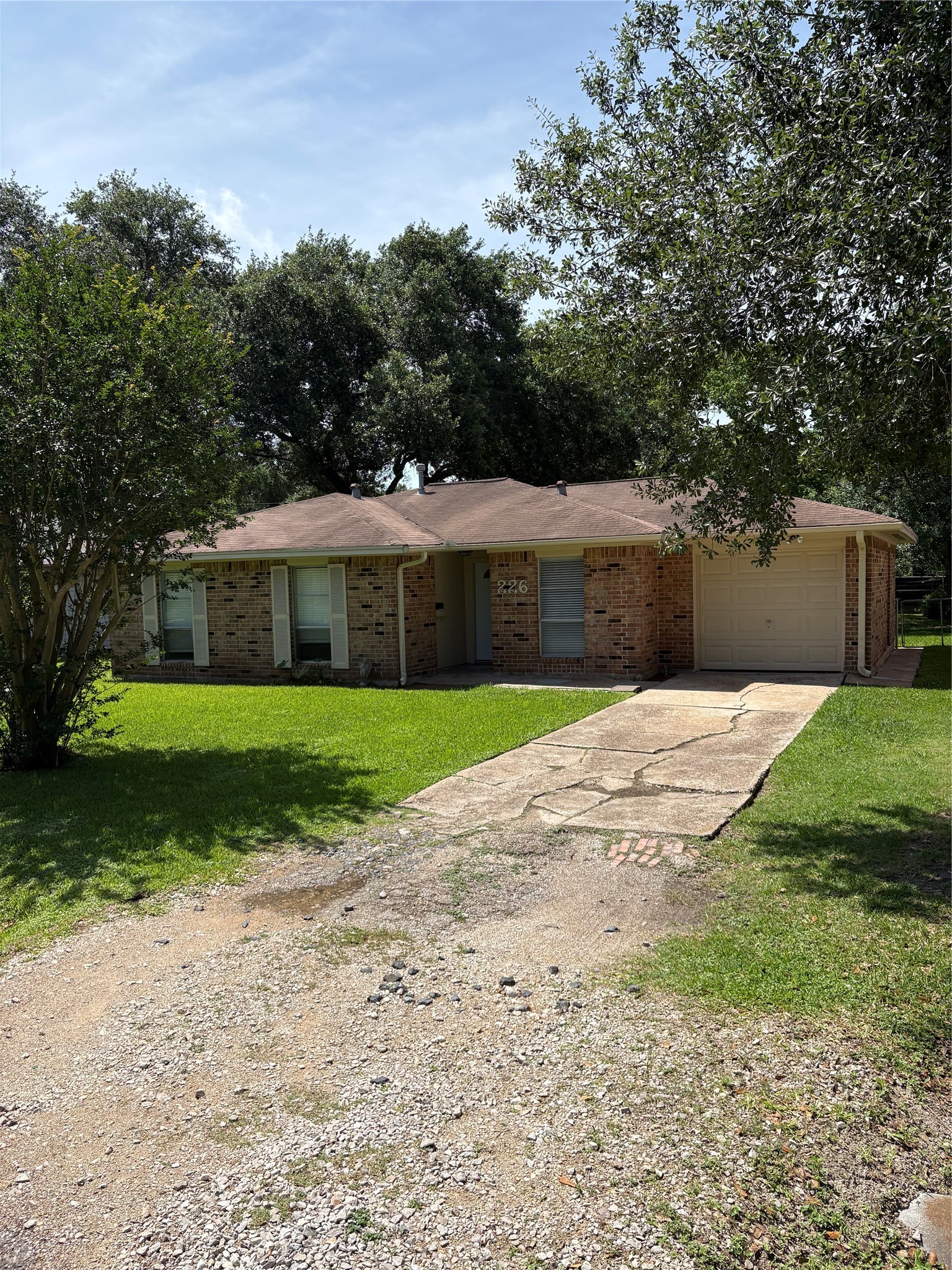 226 East Dumble Street Alvin, TX 77511 - Photo 1 of 11
