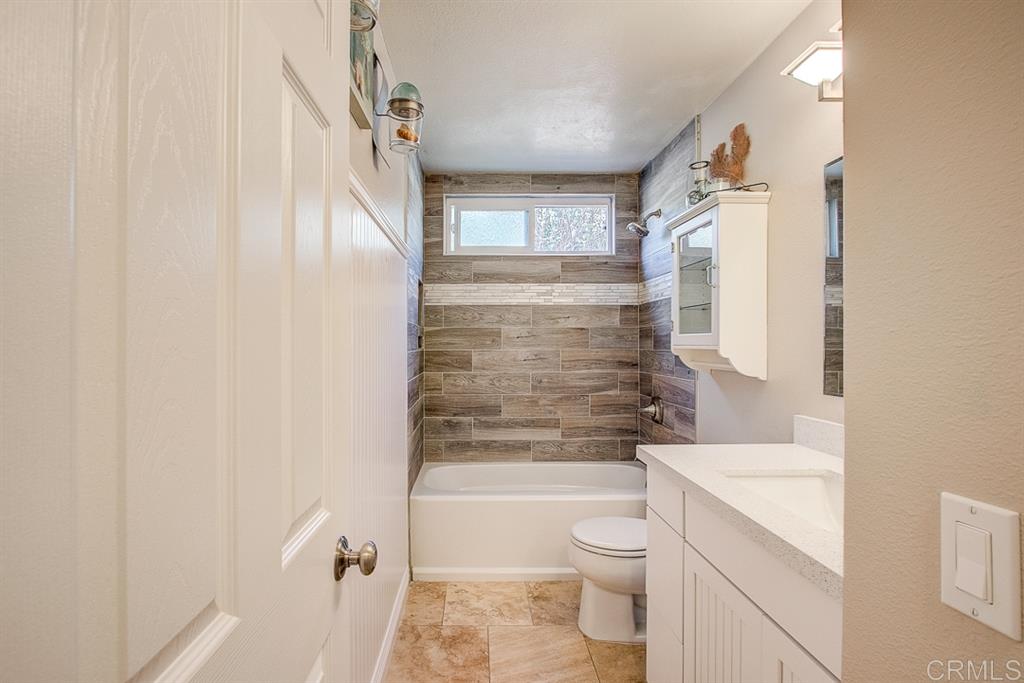 1005 Woodcreek Road Fallbrook, CA 92028 - Photo 10 of 23