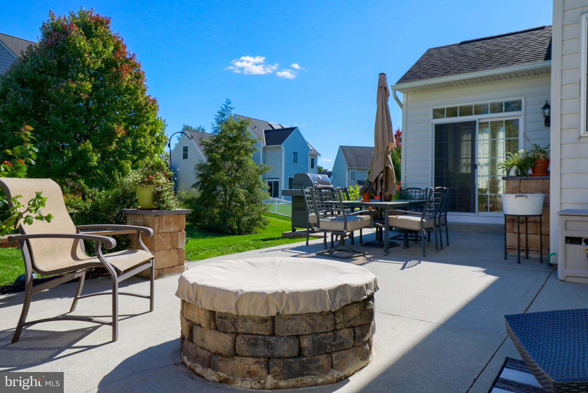 313 Cobblers Court Lititz, PA 17543 - Photo 3 of 40