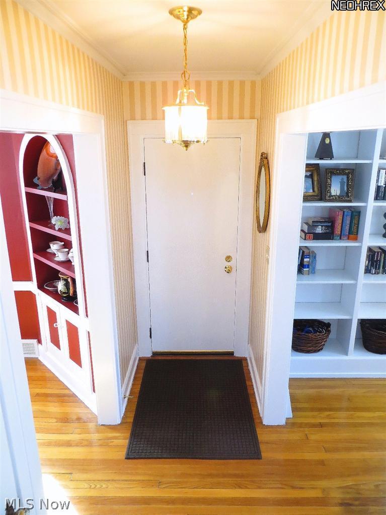 2429 Canterbury Road Cleveland Heights, OH 44118 - Photo 2 of 25