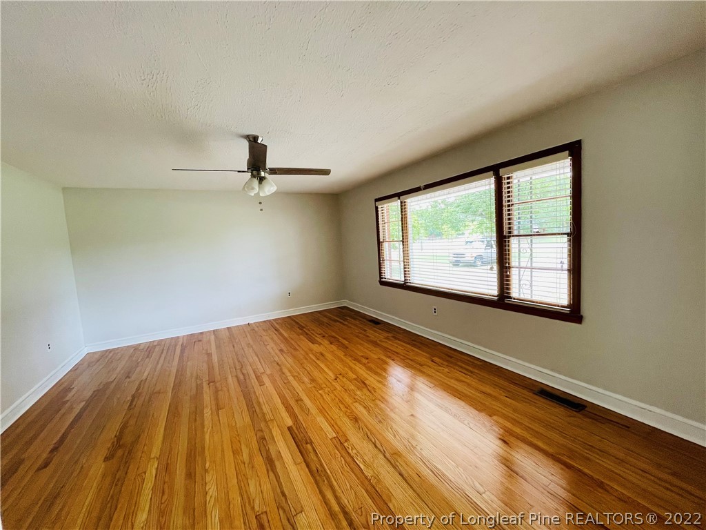4562 Cameron Road Hope Mills, NC 28348 - Photo 16 of 31 Gallery Image 16
