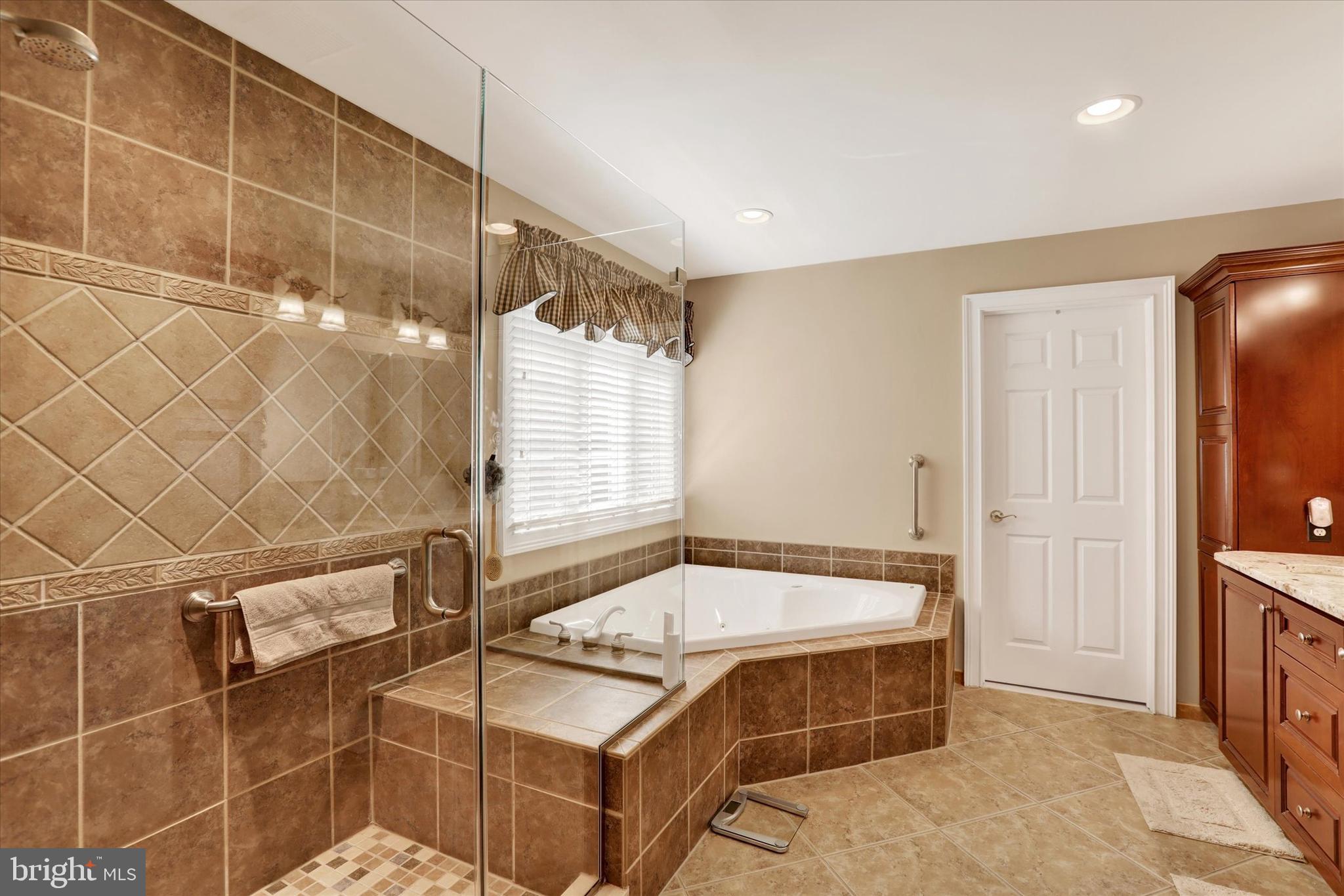86 Rittenhouse Circle Newtown, PA 18940 - Photo 42 of 55 The Owner's Bedroom Features A Walk-In Shower
