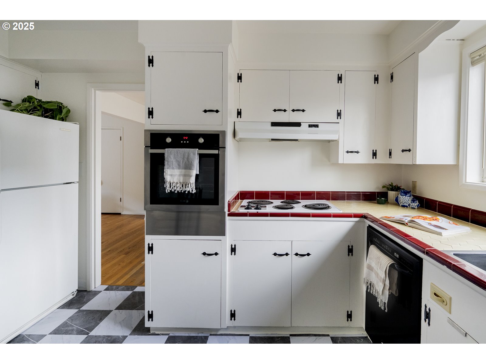 2355 Southwest Cedar Street, Unit 9 Portland, OR 97205 - Photo 18 of 42