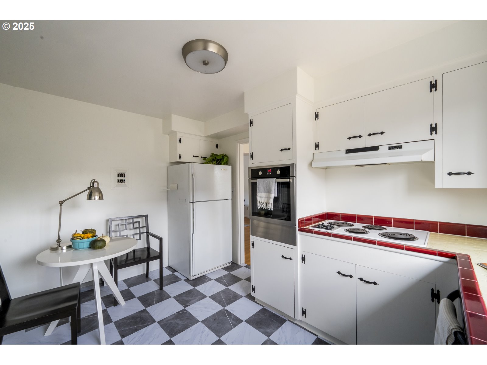 2355 Southwest Cedar Street, Unit 9 Portland, OR 97205 - Photo 23 of 42