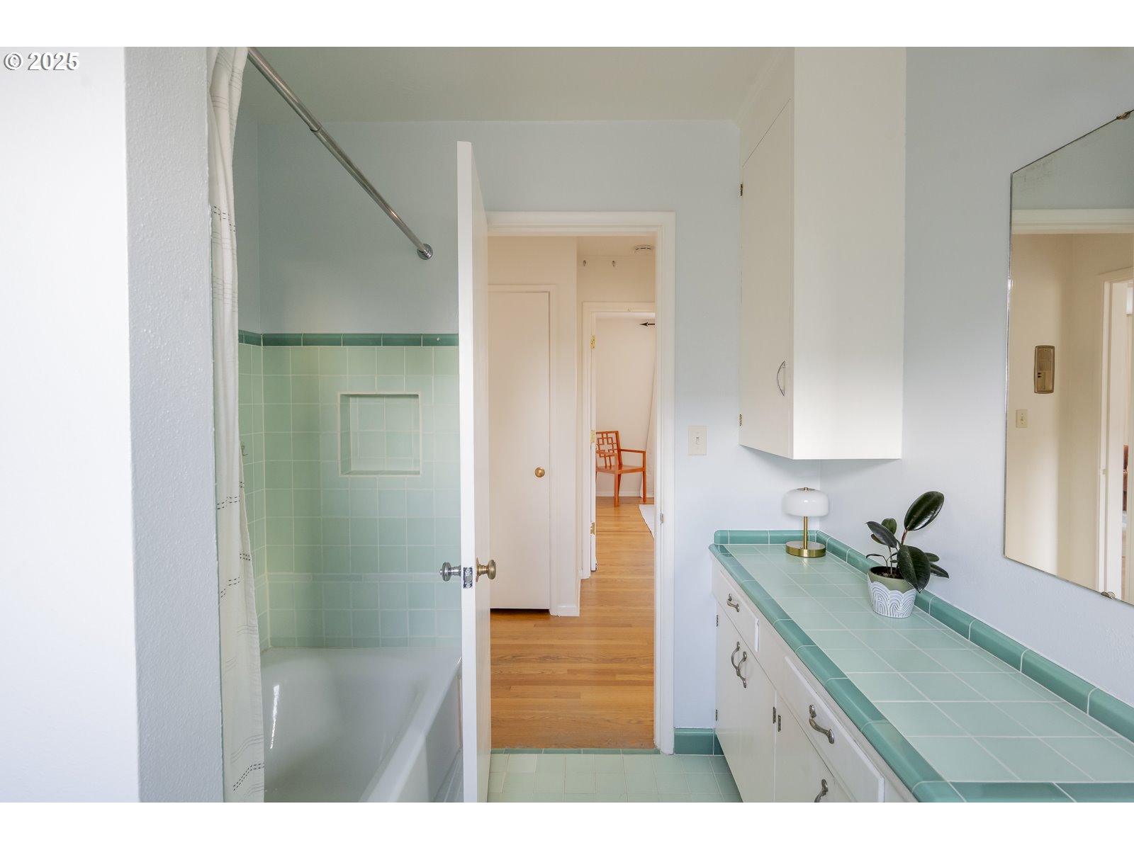 2355 Southwest Cedar Street, Unit 9 Portland, OR 97205 - Photo 27 of 42